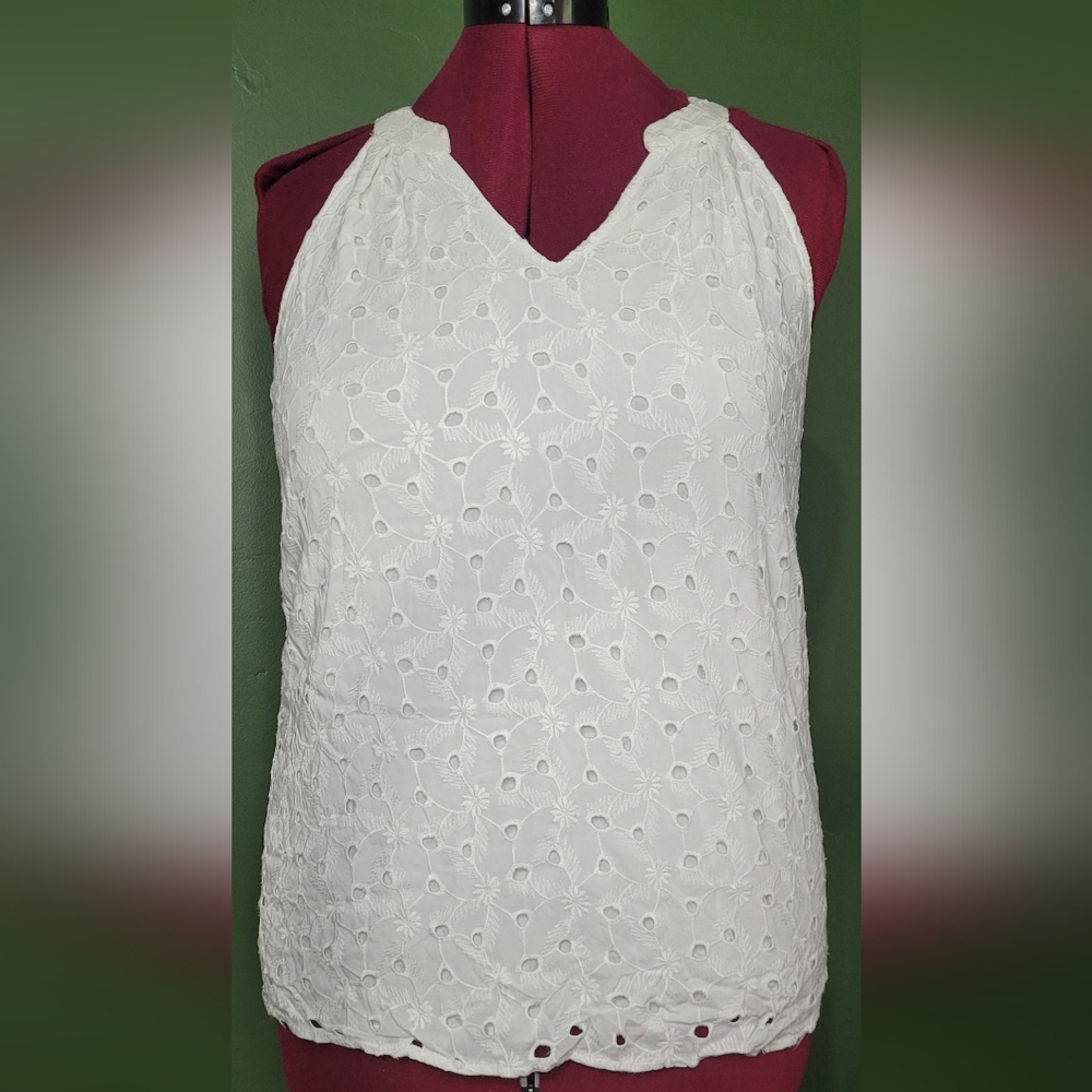 White, Medium, Market & Spruce